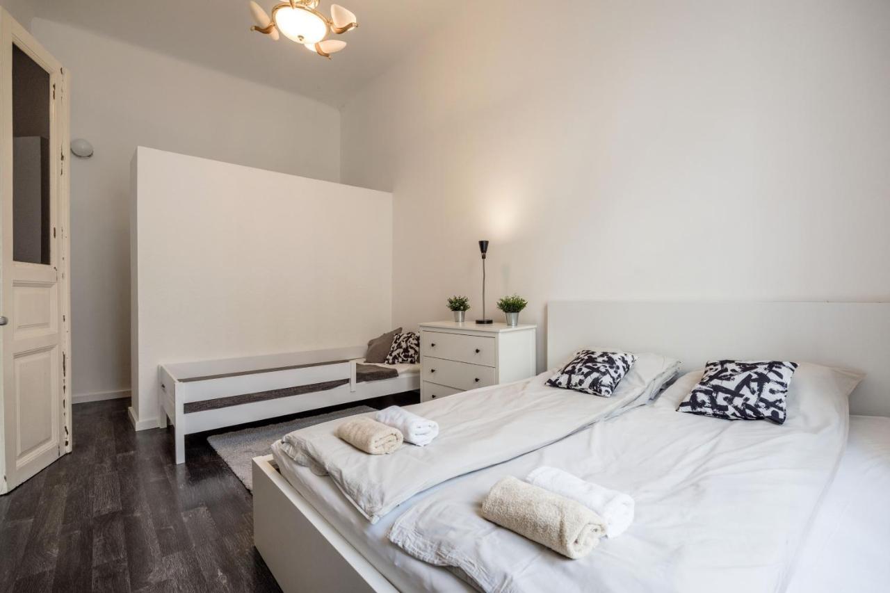 Spacious Apartment Almassy ブダペスト エクステリア 写真