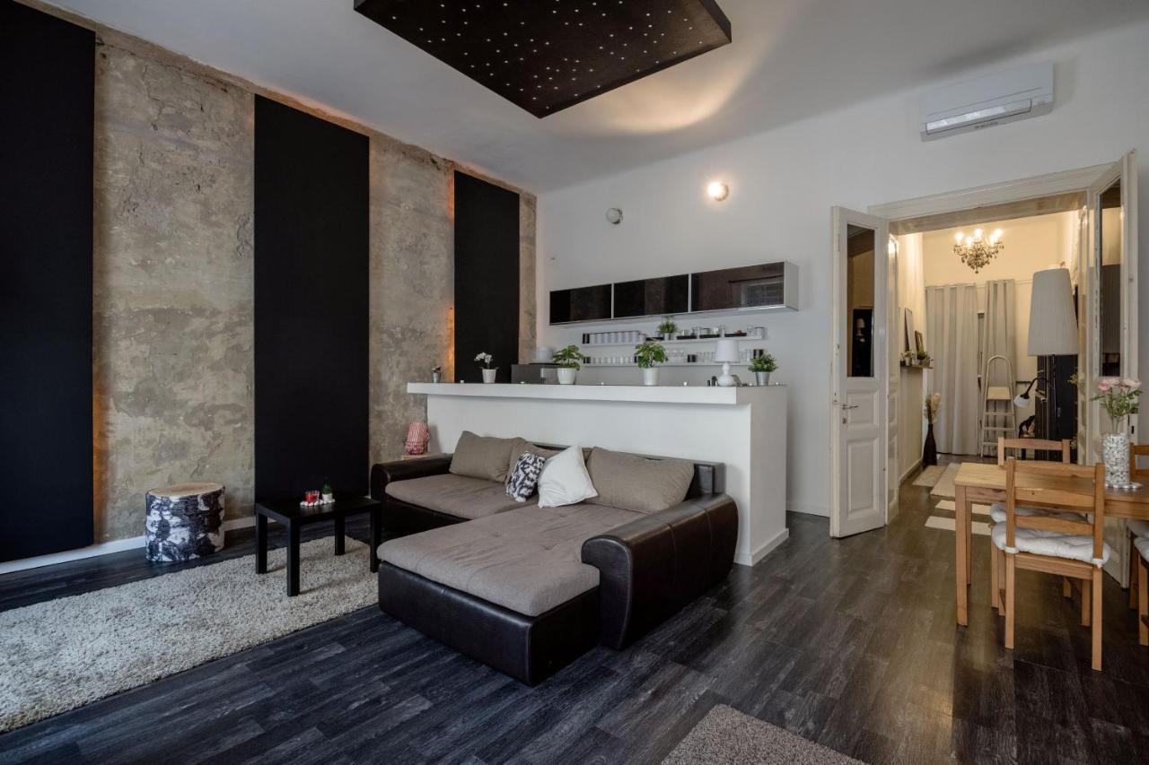 Spacious Apartment Almassy ブダペスト エクステリア 写真